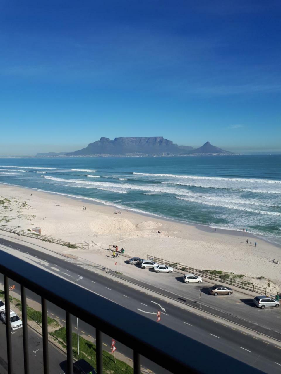 بلوبيرجستراند Blouberg Beachfront Apartment المظهر الخارجي الصورة